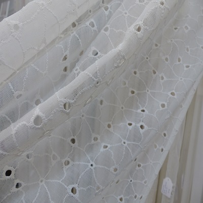 Visillo KING perforado blanco